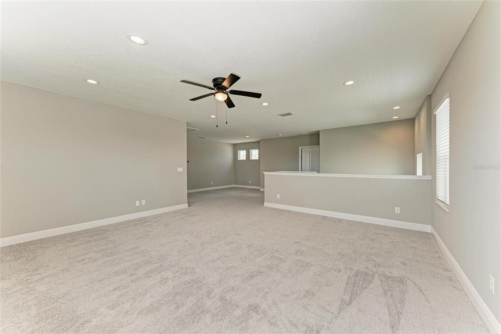 出租: $4,000 (4 贝兹, 3 浴室, 3097 平方英尺)