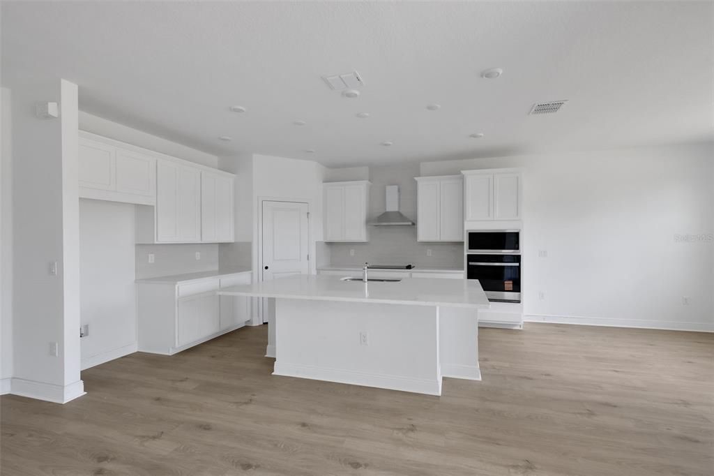 For Sale: $809,990 (5 beds, 4 baths, 3065 Square Feet)