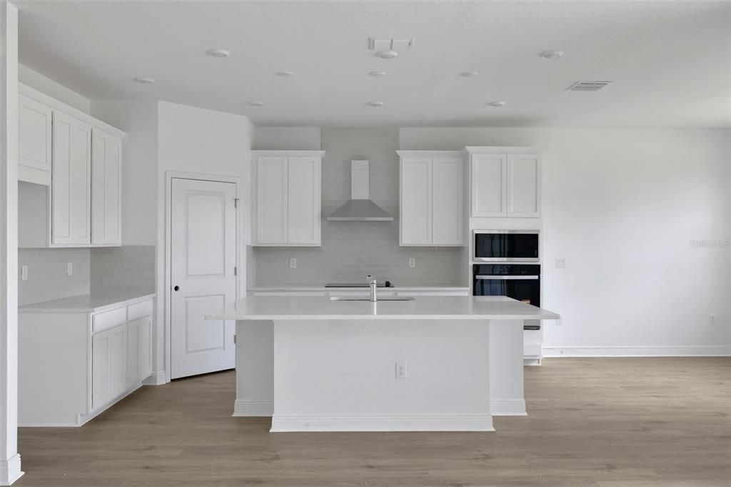 For Sale: $809,990 (5 beds, 4 baths, 3065 Square Feet)