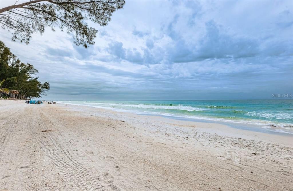 For Rent: $14,000 (3 beds, 2 baths, 1700 Square Feet)