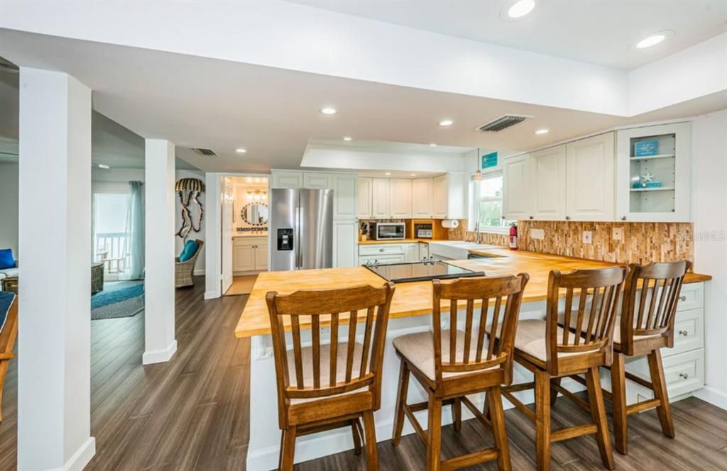 For Rent: $14,000 (3 beds, 2 baths, 1700 Square Feet)