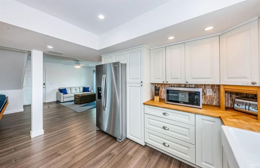 For Rent: $14,000 (3 beds, 2 baths, 1700 Square Feet)