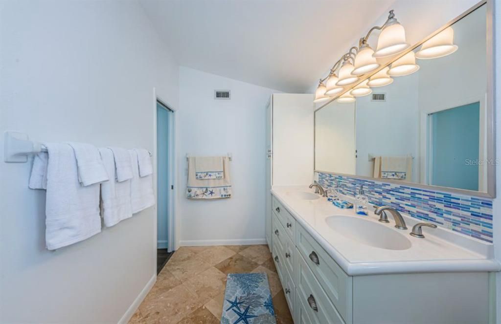 For Rent: $14,000 (3 beds, 2 baths, 1700 Square Feet)