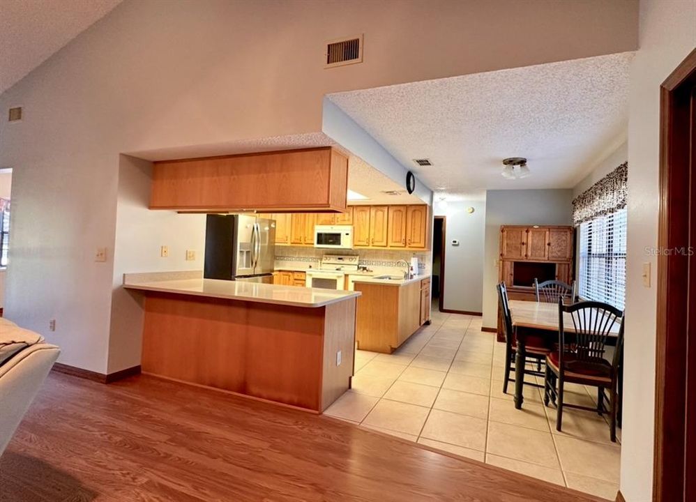 待售: $999,999 (3 贝兹, 2 浴室, 2282 平方英尺)