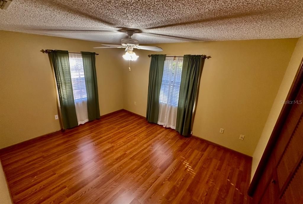 待售: $999,999 (3 贝兹, 2 浴室, 2282 平方英尺)