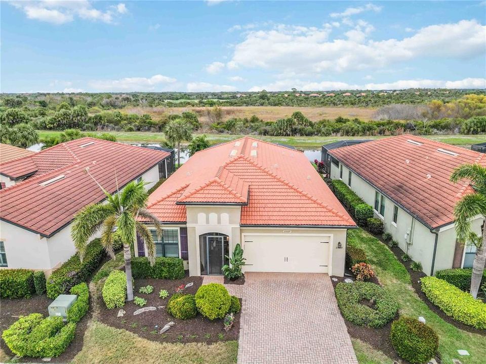 For Sale: $795,000 (3 beds, 3 baths, 2194 Square Feet)