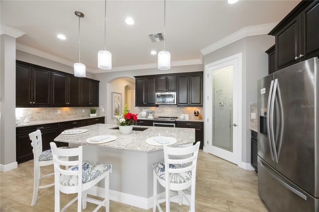 For Sale: $795,000 (3 beds, 3 baths, 2194 Square Feet)