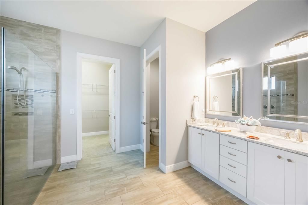 For Sale: $795,000 (3 beds, 3 baths, 2194 Square Feet)