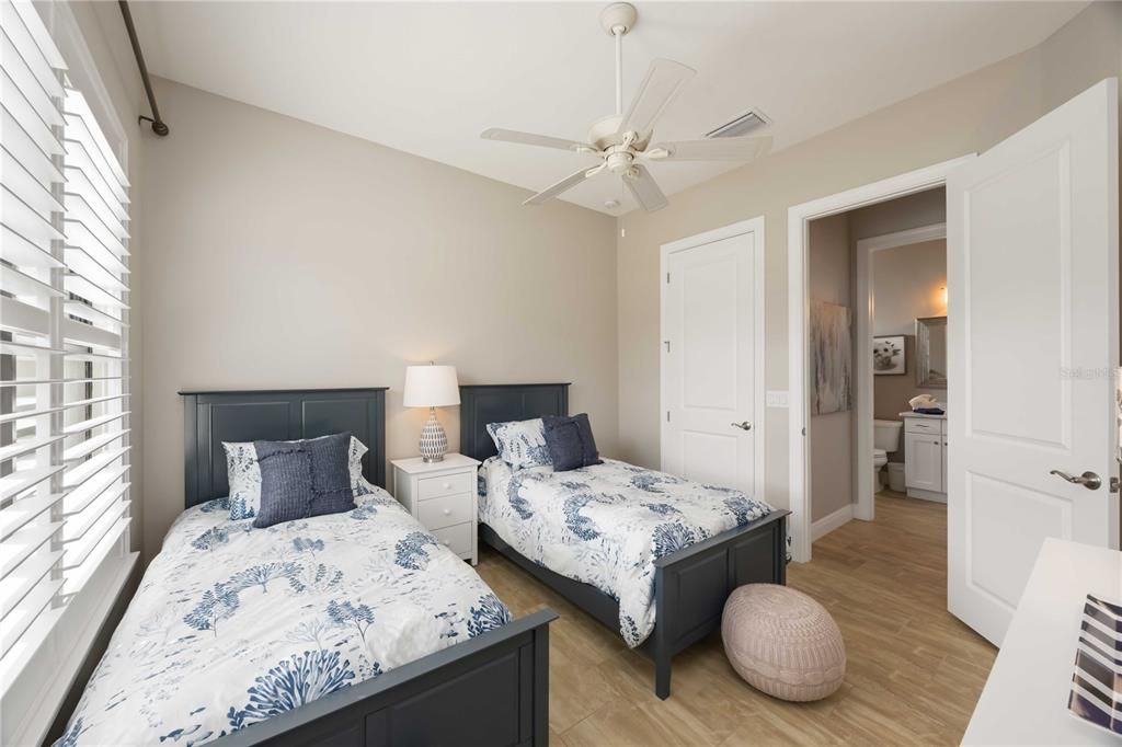 For Sale: $795,000 (3 beds, 3 baths, 2194 Square Feet)