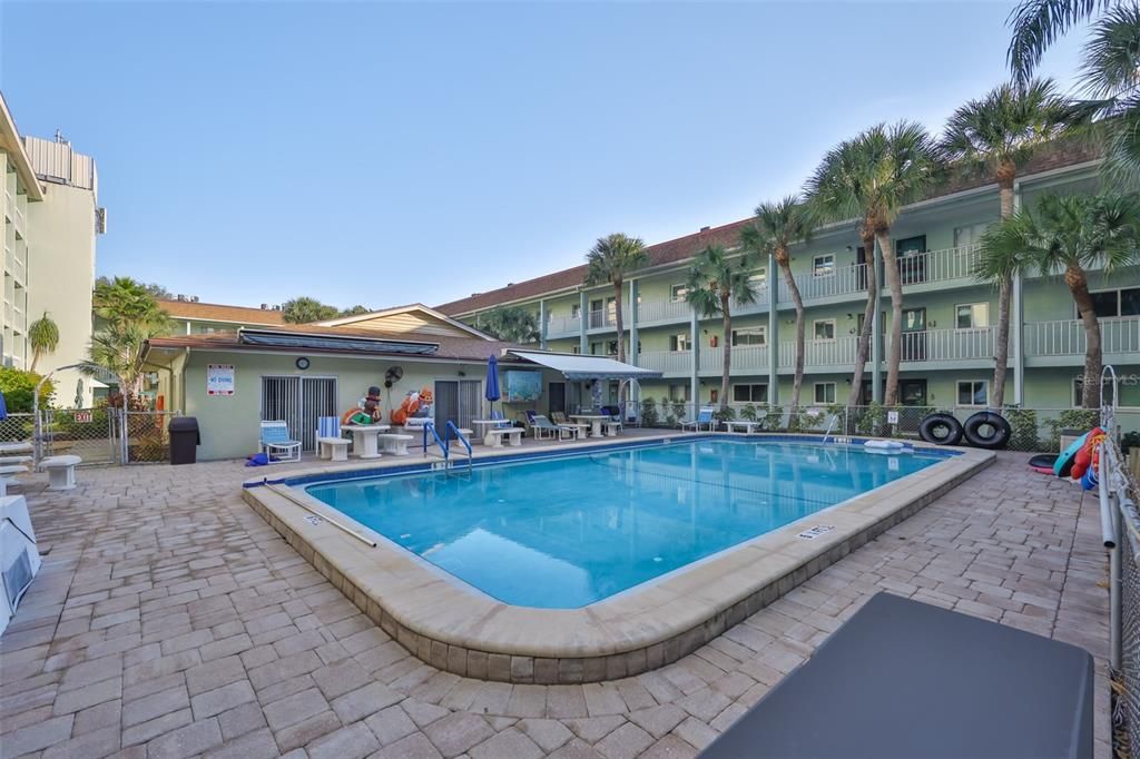 出租: $1,795 (2 贝兹, 2 浴室, 800 平方英尺)