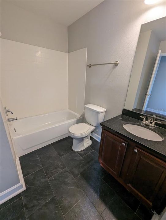 For Rent: $1,600 (3 beds, 2 baths, 993 Square Feet)