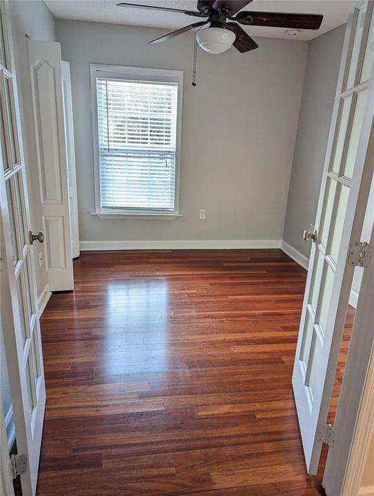 For Rent: $1,600 (3 beds, 2 baths, 993 Square Feet)