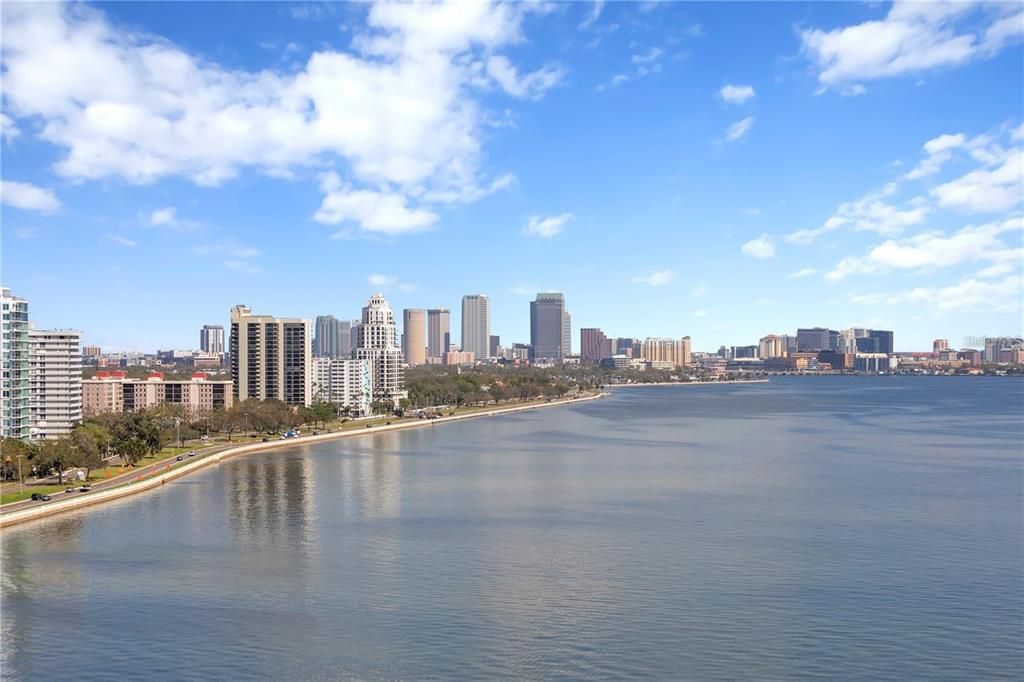 最近售出: $910,000 (2 贝兹, 2 浴室, 1702 平方英尺)