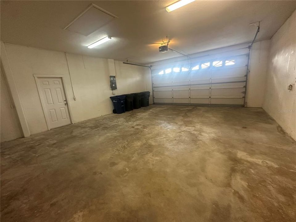 For Sale: $549,900 (4 beds, 2 baths, 2433 Square Feet)