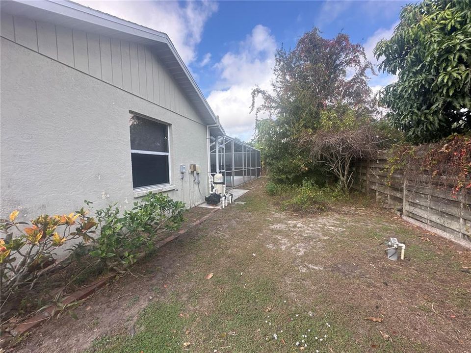 For Sale: $549,900 (4 beds, 2 baths, 2433 Square Feet)