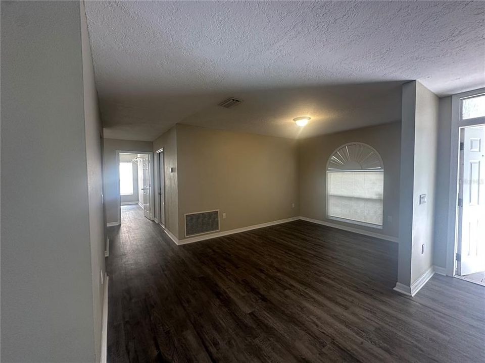 For Sale: $549,900 (4 beds, 2 baths, 2433 Square Feet)