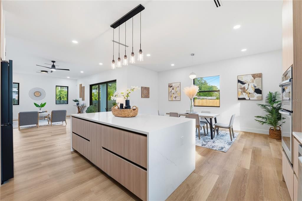 En Venta: $1,379,000 (4 camas, 3 baños, 3027 Pies cuadrados)