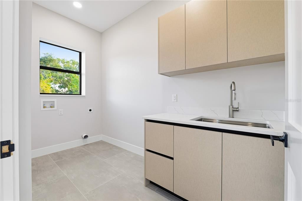 En Venta: $1,379,000 (4 camas, 3 baños, 3027 Pies cuadrados)