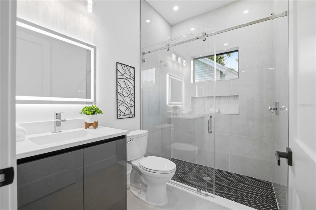 En Venta: $1,379,000 (4 camas, 3 baños, 3027 Pies cuadrados)