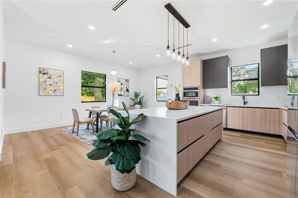 En Venta: $1,379,000 (4 camas, 3 baños, 3027 Pies cuadrados)