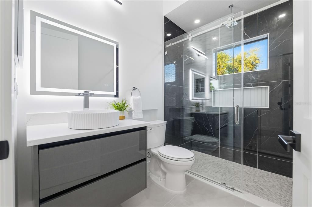 En Venta: $1,379,000 (4 camas, 3 baños, 3027 Pies cuadrados)