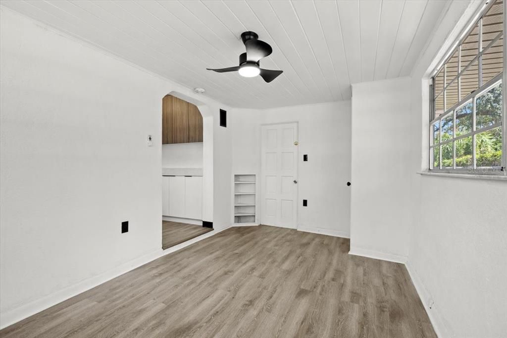 For Rent: $2,000 (3 beds, 1 baths, 736 Square Feet)