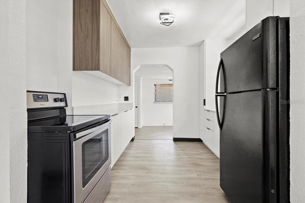 For Rent: $2,000 (3 beds, 1 baths, 736 Square Feet)