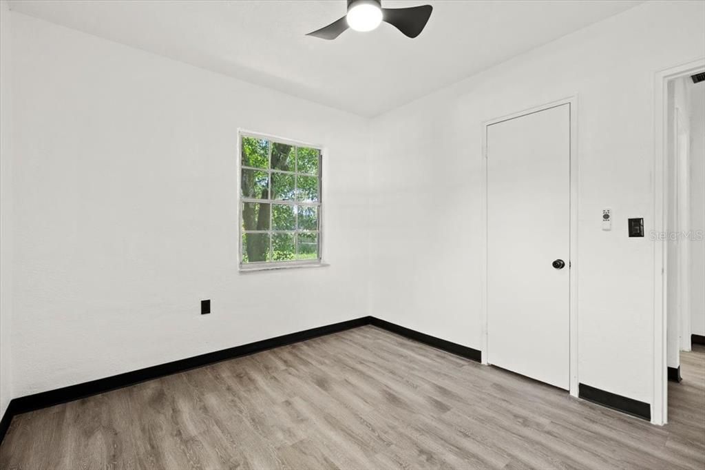 For Rent: $2,000 (3 beds, 1 baths, 736 Square Feet)