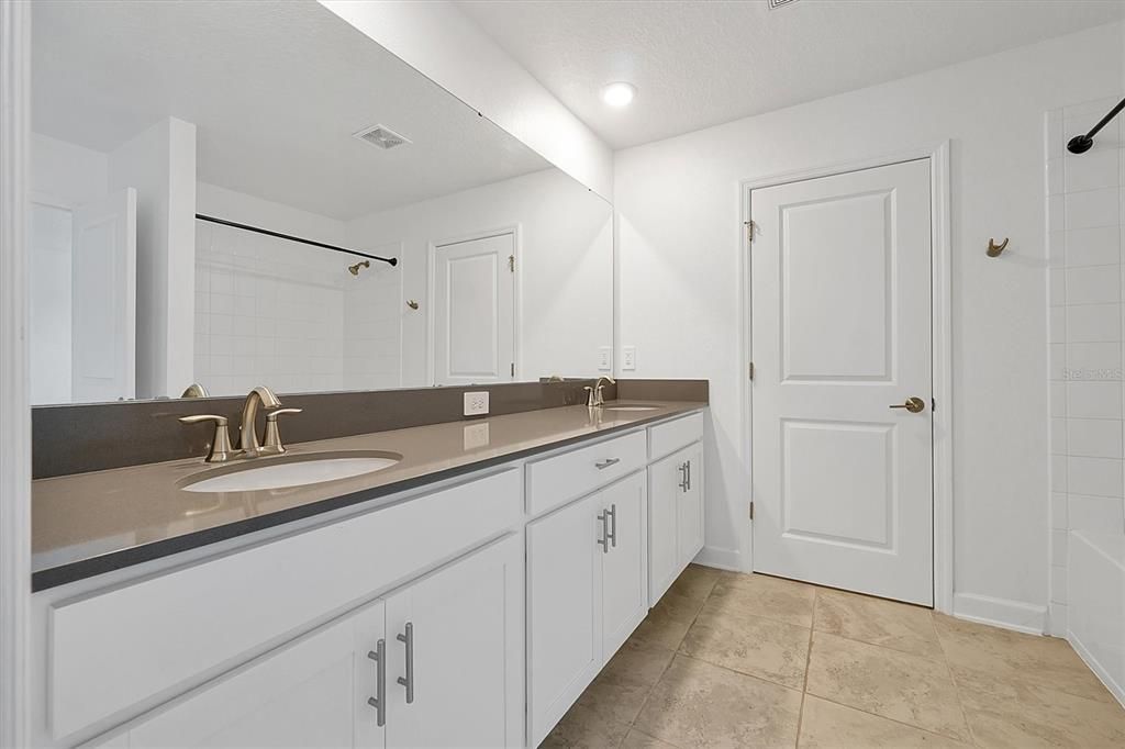 待售: $519,000 (4 贝兹, 3 浴室, 2496 平方英尺)