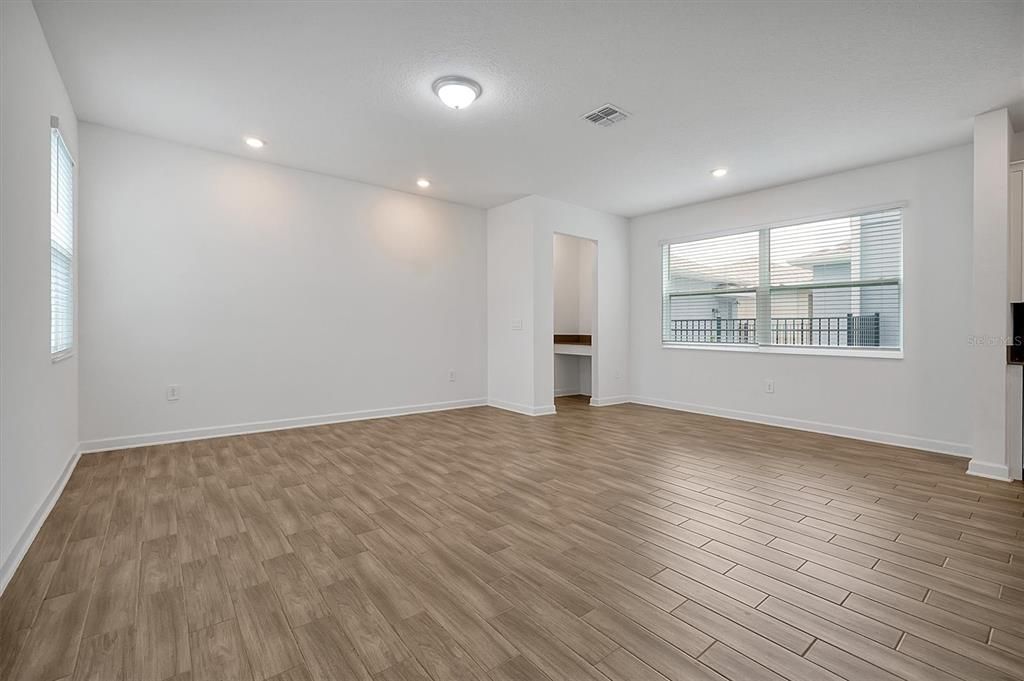 待售: $519,000 (4 贝兹, 3 浴室, 2496 平方英尺)