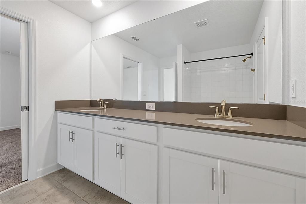 待售: $519,000 (4 贝兹, 3 浴室, 2496 平方英尺)