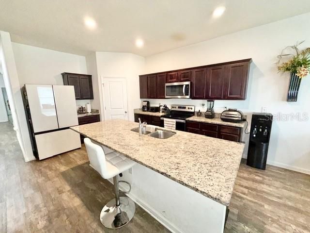 For Rent: $2,300 (3 beds, 2 baths, 1750 Square Feet)