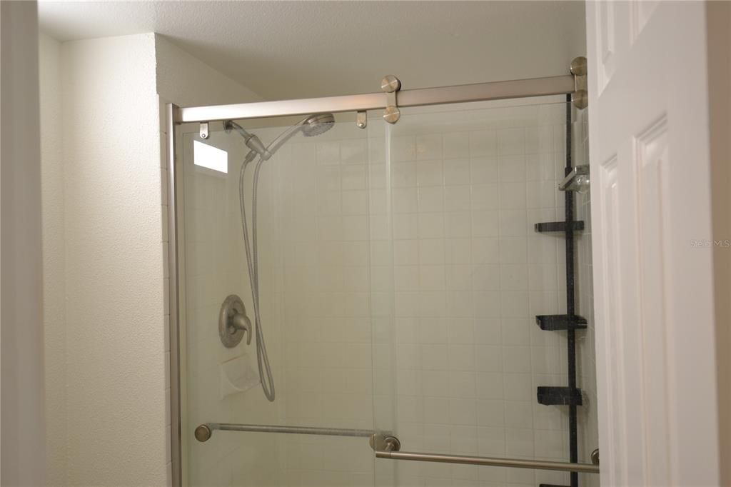 For Rent: $1,995 (2 beds, 2 baths, 1200 Square Feet)