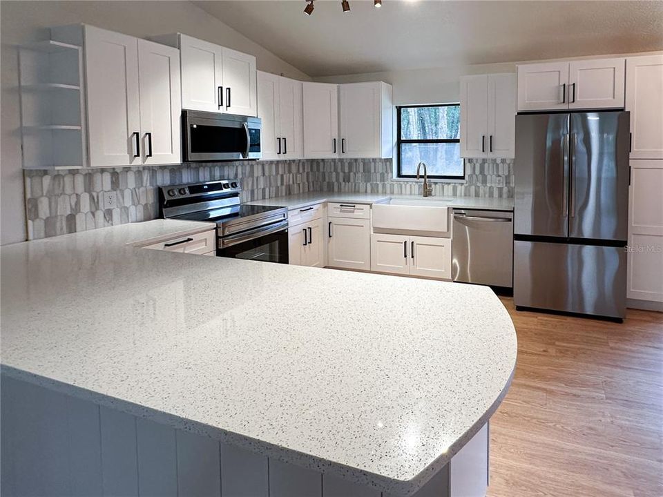 For Sale: $399,900 (3 beds, 2 baths, 1529 Square Feet)