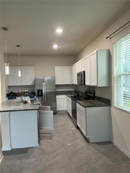 For Rent: $2,149 (3 beds, 2 baths, 1758 Square Feet)