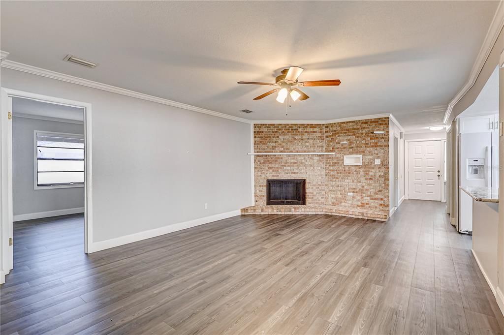 For Sale: $339,000 (3 beds, 2 baths, 1934 Square Feet)