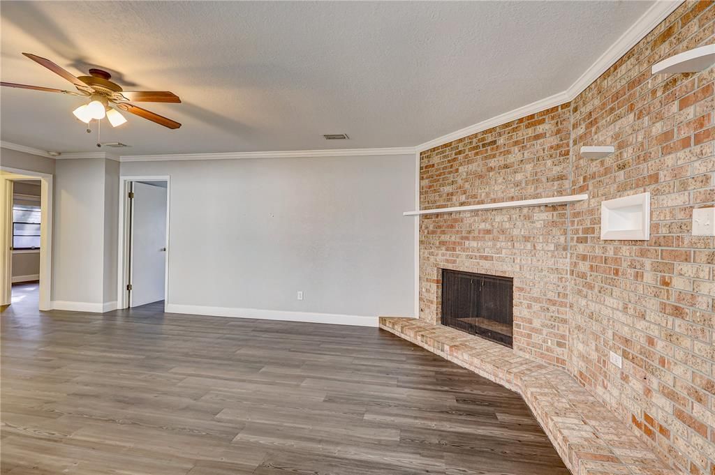 For Sale: $339,000 (3 beds, 2 baths, 1934 Square Feet)