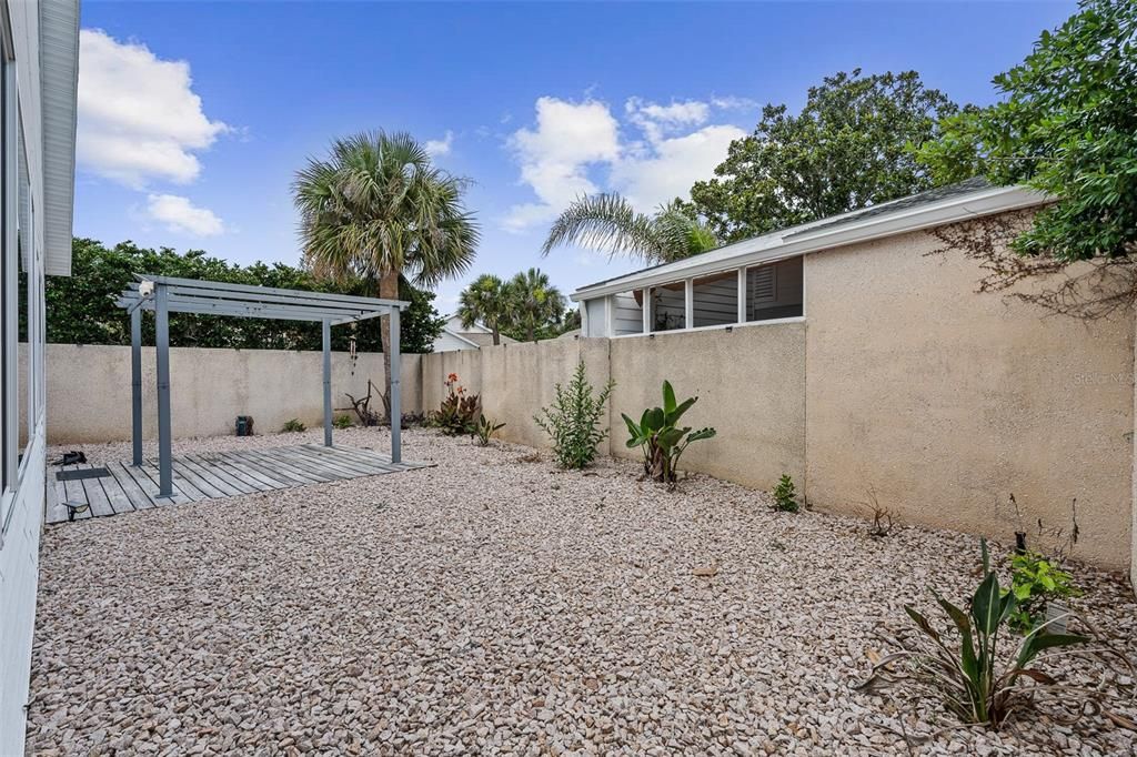 For Sale: $445,000 (2 beds, 2 baths, 1526 Square Feet)
