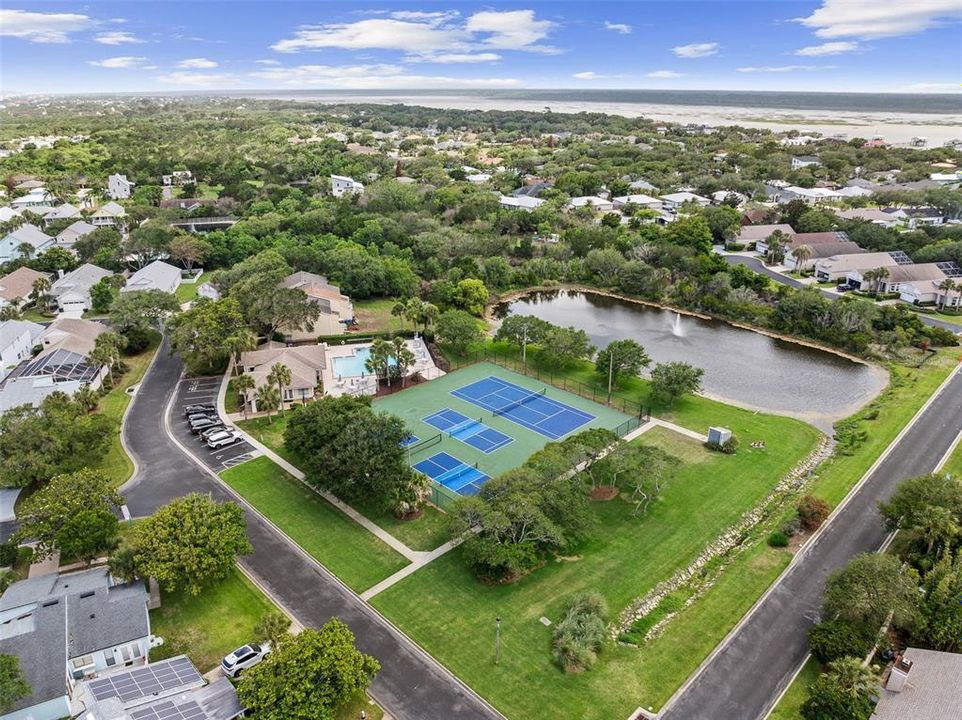 For Sale: $445,000 (2 beds, 2 baths, 1526 Square Feet)