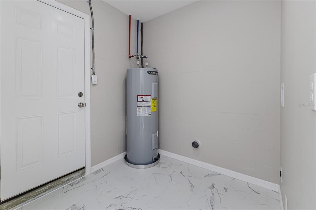 На продажу: $379,990 (4 спален, 3 ванн, 1916 Квадратных фут)