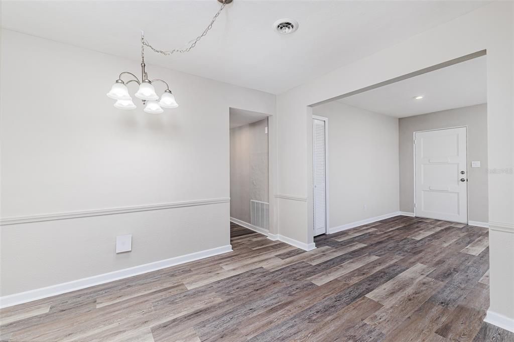 На продажу: $379,990 (4 спален, 3 ванн, 1916 Квадратных фут)