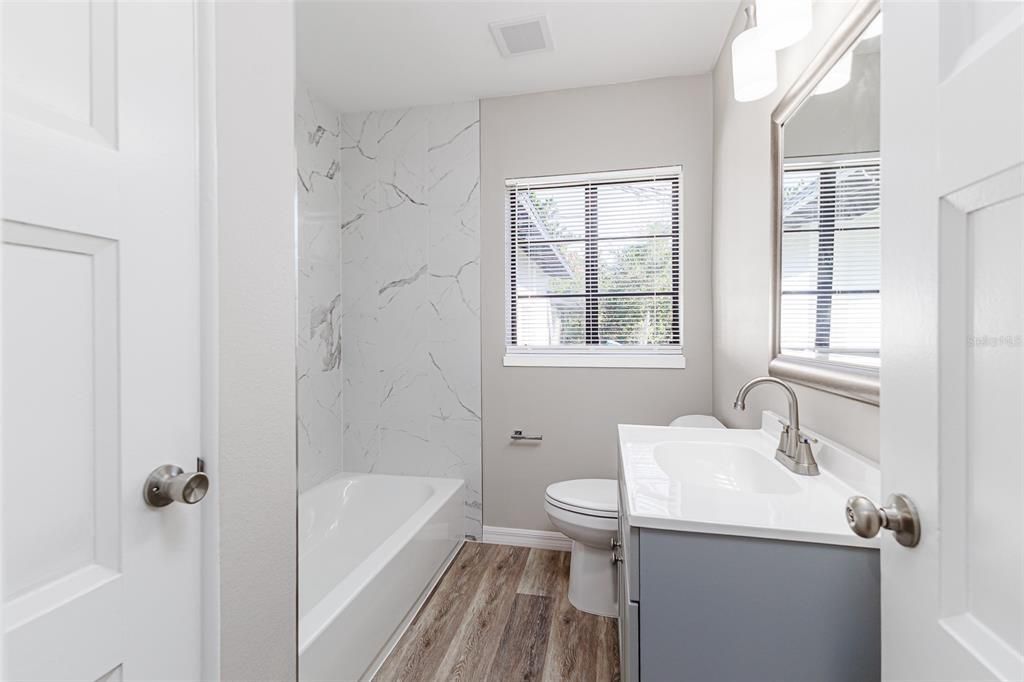 На продажу: $379,990 (4 спален, 3 ванн, 1916 Квадратных фут)