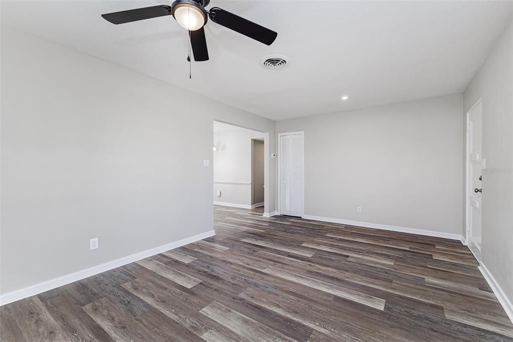 На продажу: $379,990 (4 спален, 3 ванн, 1916 Квадратных фут)