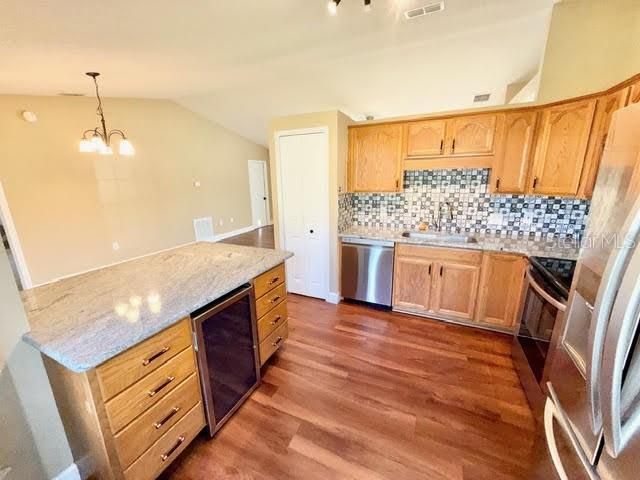 出租: $1,995 (3 贝兹, 2 浴室, 1092 平方英尺)