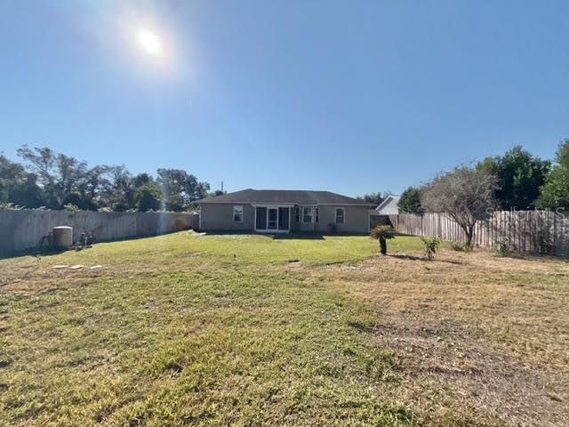 出租: $1,995 (3 贝兹, 2 浴室, 1092 平方英尺)