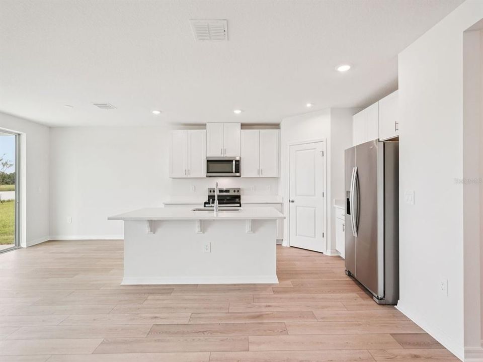 На продажу: $379,000 (3 спален, 2 ванн, 1491 Квадратных фут)