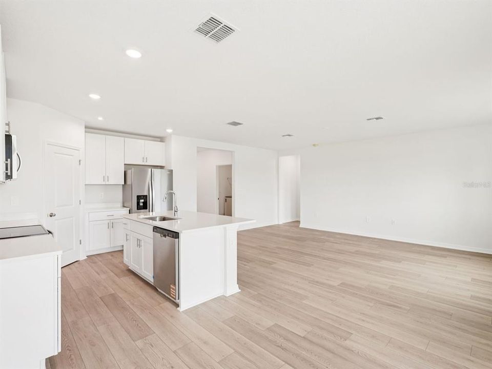 На продажу: $379,000 (3 спален, 2 ванн, 1491 Квадратных фут)