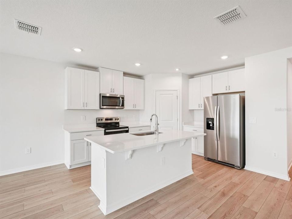 На продажу: $379,000 (3 спален, 2 ванн, 1491 Квадратных фут)