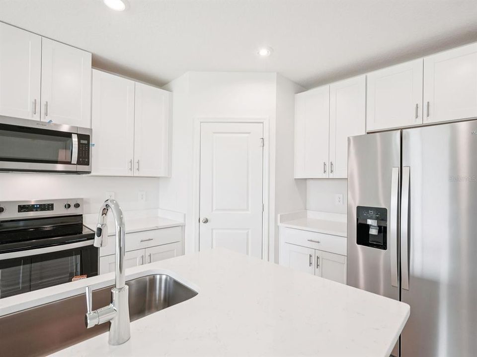 На продажу: $379,000 (3 спален, 2 ванн, 1491 Квадратных фут)