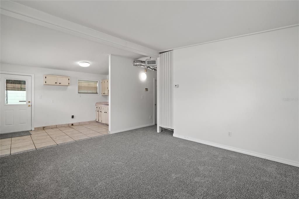 For Sale: $320,000 (2 beds, 1 baths, 775 Square Feet)